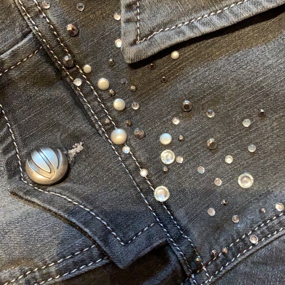 Grey distressed Jean jacket - Picture 7 of 7